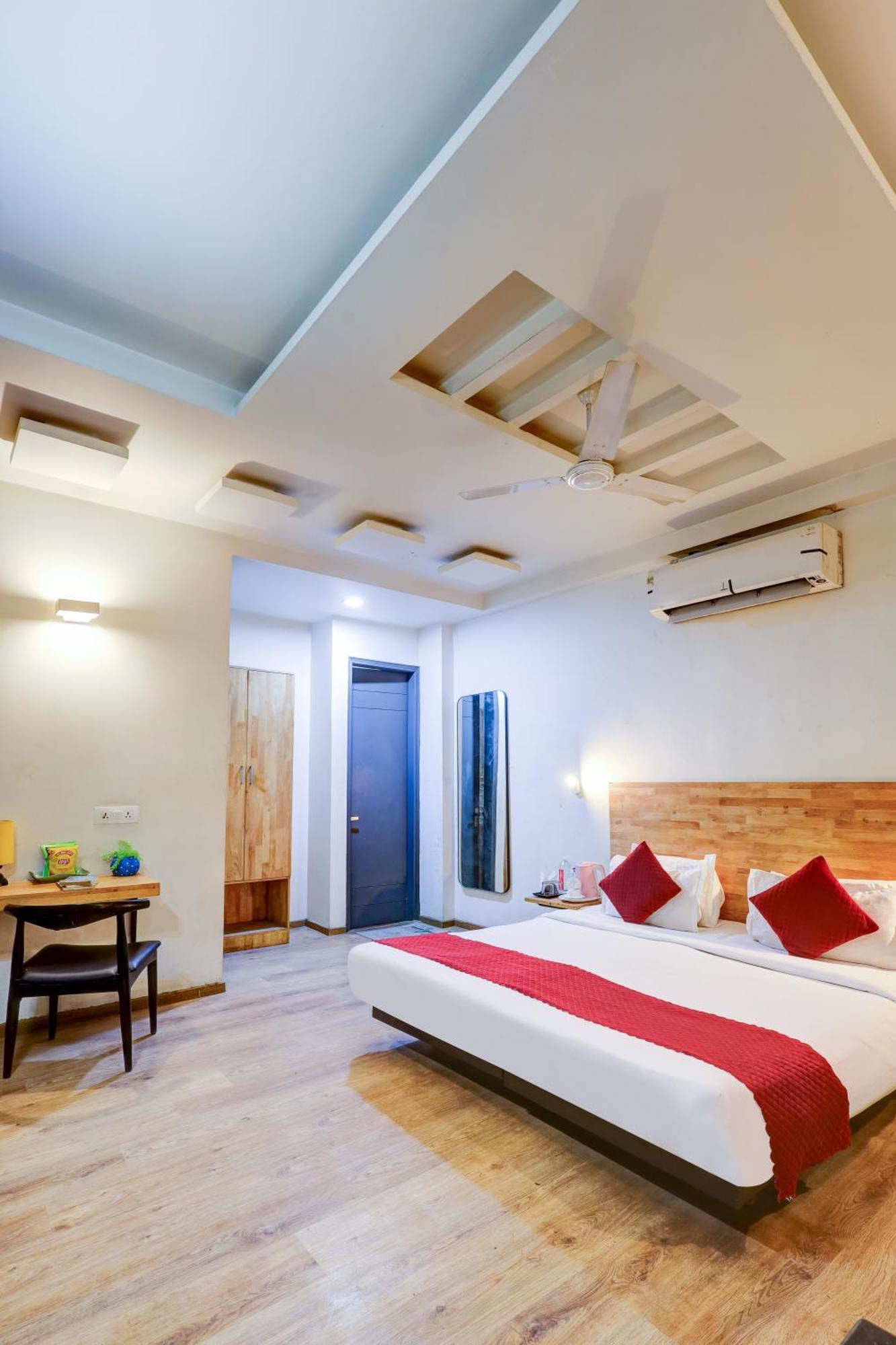 Hotel Wedlock Sector - 47 Gurgaon Exterior foto