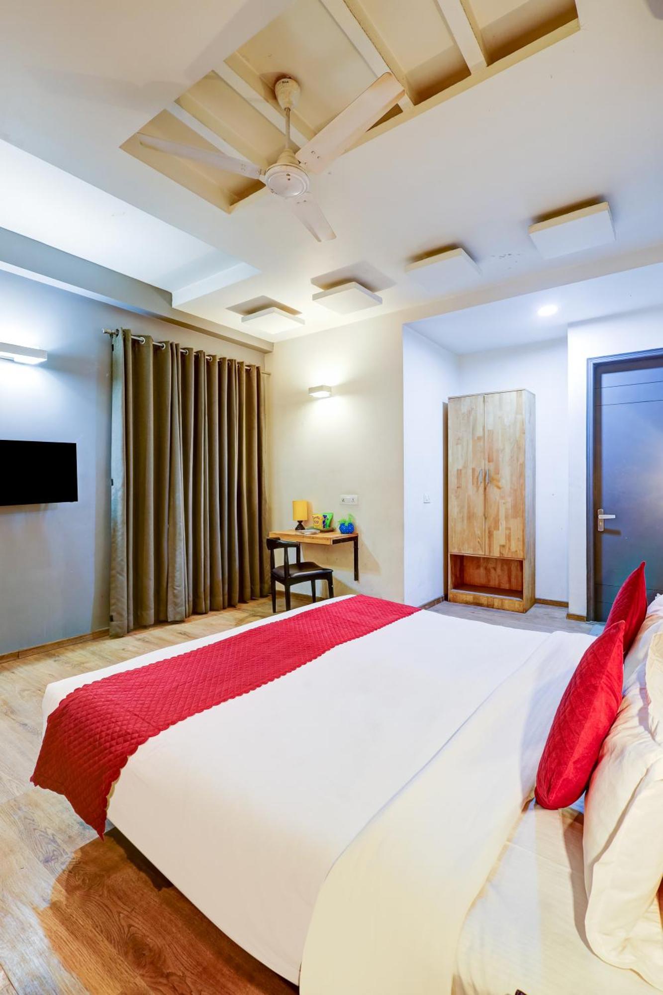 Hotel Wedlock Sector - 47 Gurgaon Exterior foto