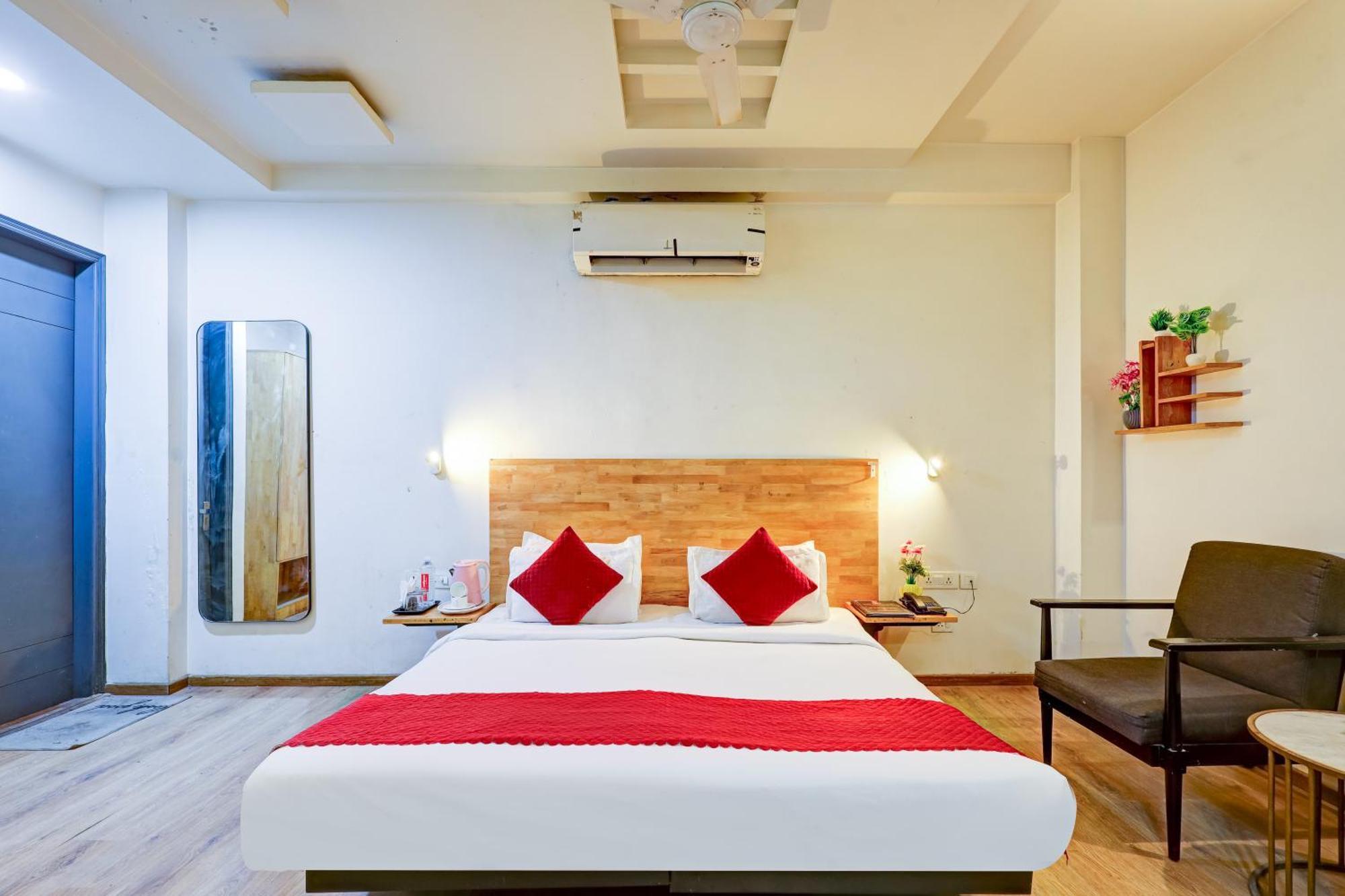 Hotel Wedlock Sector - 47 Gurgaon Exterior foto