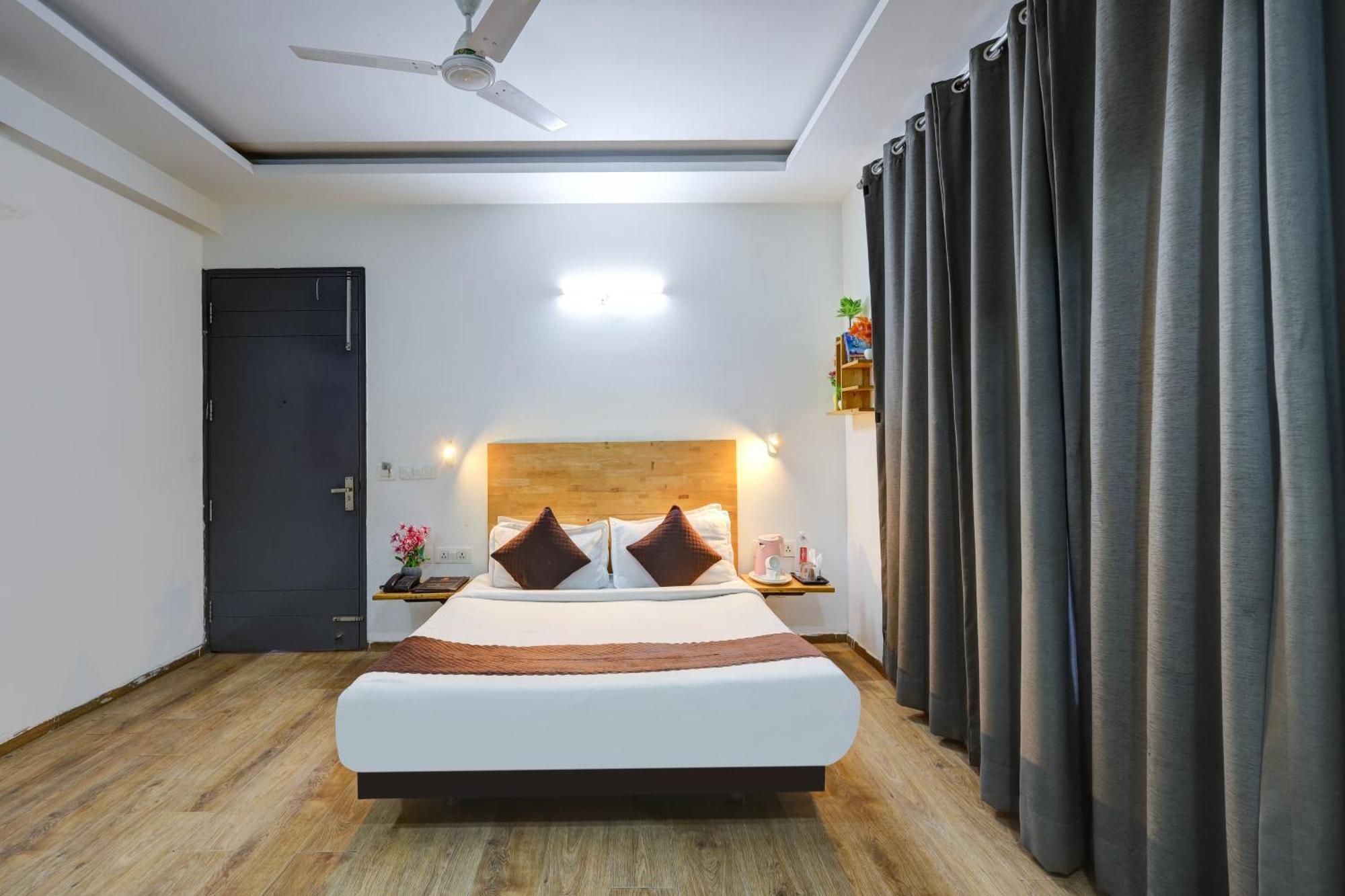 Hotel Wedlock Sector - 47 Gurgaon Exterior foto