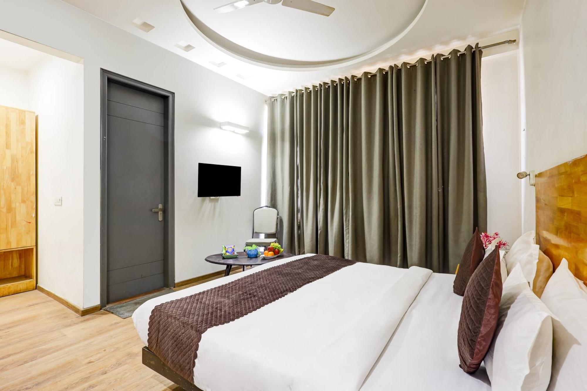 Hotel Wedlock Sector - 47 Gurgaon Exterior foto